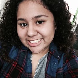 Meet your Posher, Mia